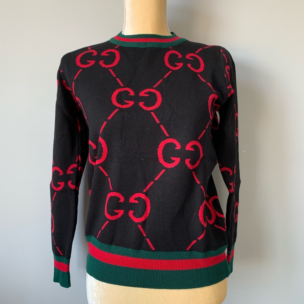 ‼️SOLD‼️Women’s Designer Logo Sweater Size Small
